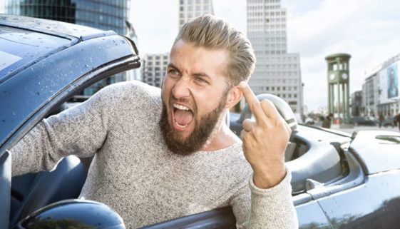 Verurteilung eines Kraftfahrers wegen Nötigung und Beleidigung eines Fahrradfahrers