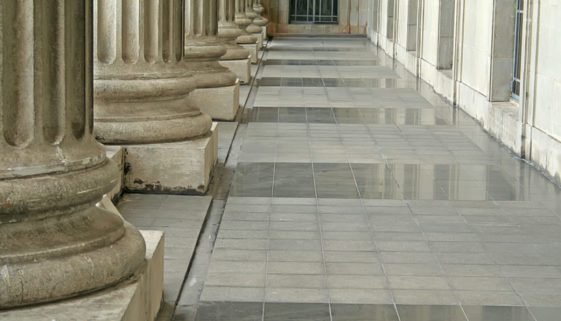 Strafbarkeit wegen Rechtsbeugung und Untreue