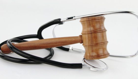 Vergütungsanspruch Arzt für Verhandlungsfähigkeit eines Angeklagten