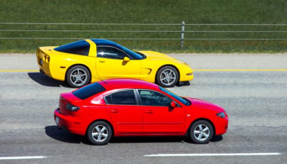 Straßenverkehrsgefährdung durch Ausscheren auf Überholspur