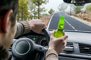 Trunkenheit im Verkehr – mehrmaliges Überfahren der Spurbegrenzunglinie