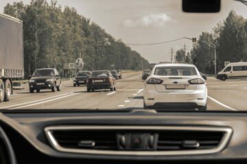 Überholen wenn Gegenverkehr kommt – fahrlässige Gefährdung des Straßenverkehrs?