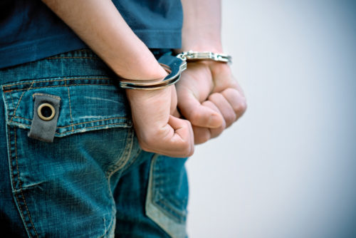 Jugendstrafverfahren - Ungehorsams-Arrests bei neuer Straftat in der Bewährungszeit