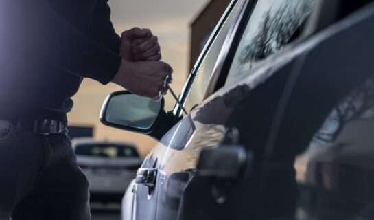 Fahrzeugdiebstahl – Versuchsbeginn bei Untersuchung der Fahrertür?
