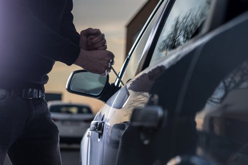 Fahrzeugdiebstahl - Versuchsbeginn bei Untersuchung der Fahrertür?