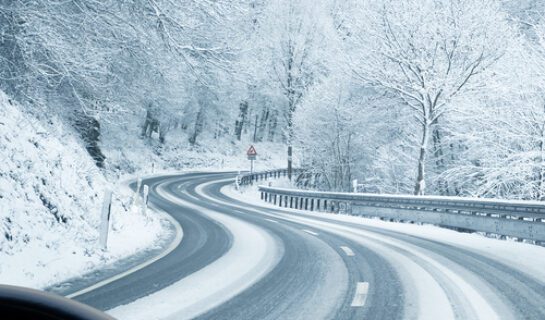 Fahrlässige Gefährdung des Straßenverkehrs bei Unfall mit 0,796 Promille auf schneeglatter Straße