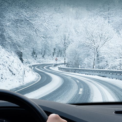Fahrlässige Gefährdung des Straßenverkehrs bei Unfall mit 0,796 Promille auf schneeglatter Straße