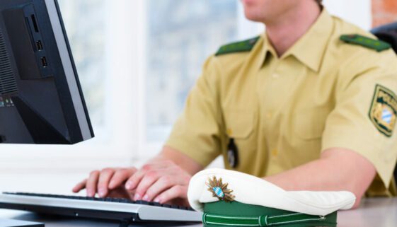 Verletzung des Dienst- und Privatgeheimnisses