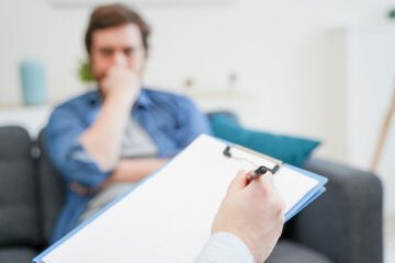 Psychiatrisches Sachverständigengutachten – Exploration des Angeklagten durch Hilfsperson?