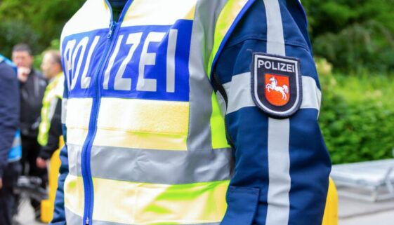 Ihr könnt mich mal gegenüber Polizeibeamten eine Beleidigung? Ihr könnt mich mal gegenüber Polizeibeamten eine Beleidigung?