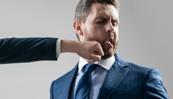 Faustschlag als Notwehrhandlung gerechtfertigt Faustschlag als Notwehrhandlung gerechtfertigt