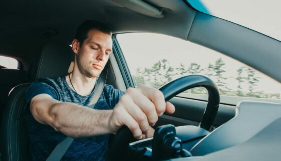 Sekundenschlaf § 315c I Nr. 1b StGB – Absehen von Fahrerlaubnisentziehung Sekundenschlaf § 315c I Nr. 1b StGB – Absehen von Fahrerlaubnisentziehung