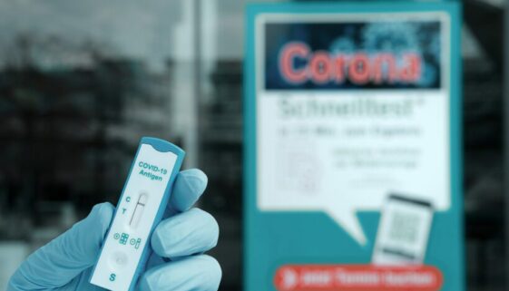 Anordnung Corona-Schnelltest vor Teilnahme an Hauptverhandlung Anordnung Corona-Schnelltest vor Teilnahme an Hauptverhandlung