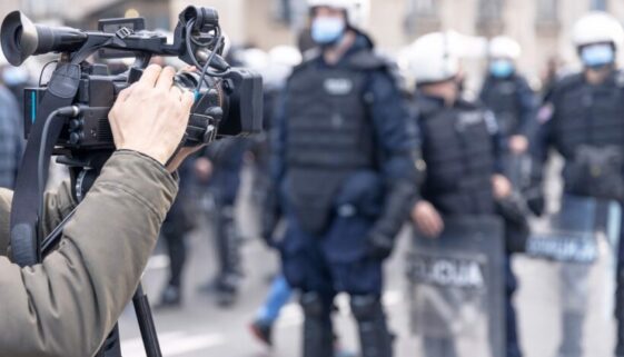 Strafbarkeit bei Filmen von Polizisten bei Routineeinsätzen? Strafbarkeit bei Filmen von Polizisten bei Routineeinsätzen?