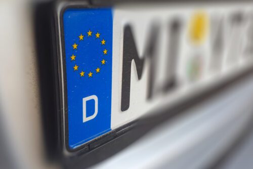 Manipulation an einem Kfz-Kennzeichen