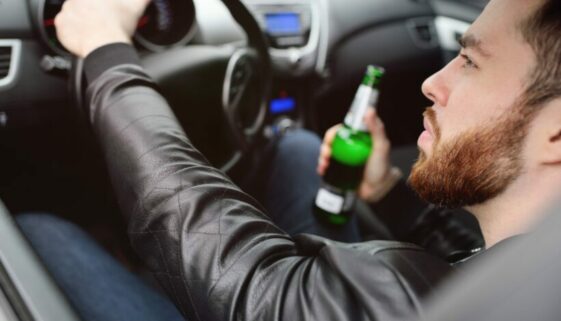 Fahrlässiger Trunkenheit im Verkehr in Tateinheit mit Fahren ohne Fahrerlaubnis Fahrlässiger Trunkenheit im Verkehr in Tateinheit mit Fahren ohne Fahrerlaubnis