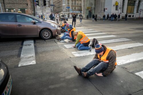 Strafbarkeit einer Straßenblockade aus Klimaschutzgründen