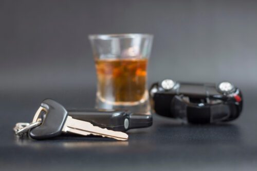 Trunkenheitsfahrt mit Unfall: Gericht verzichtet auf Fahrerlaubnisentzug