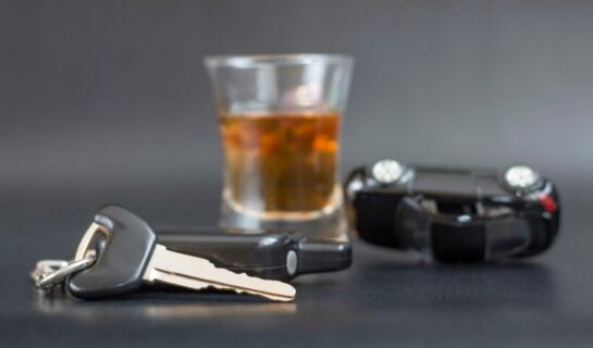 Trunkenheitsfahrt mit Unfallverursachung – Absehen von Fahrerlaubnisentziehung
