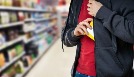 Retail,Shoplifting.,Man,Stealing,In,Supermarket.,Theft,At,Shop Ladendiebstahl