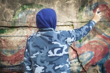 Hinreichender Tatverdacht für Sachbeschädigung durch Graffiti